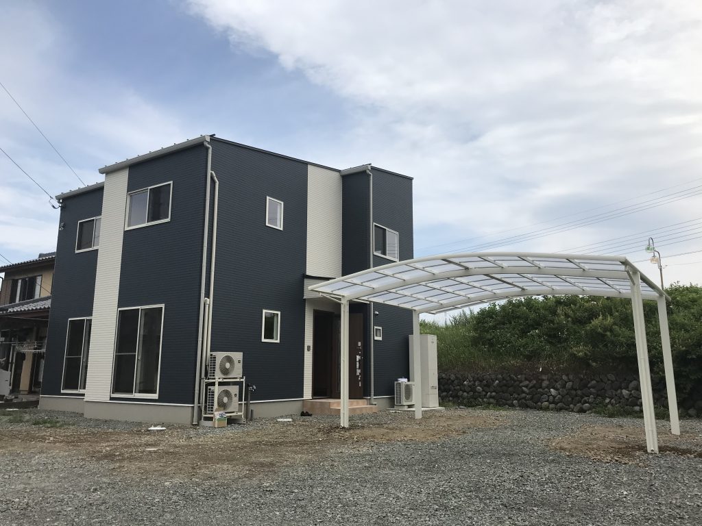 市川三郷町 4LDK 33坪 #スタイリッシュ #カーポート