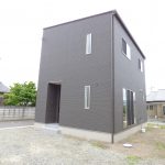 [南アルプス市]大きな窓でコンパクトでも開放感のあるコスパ◎な二階建て